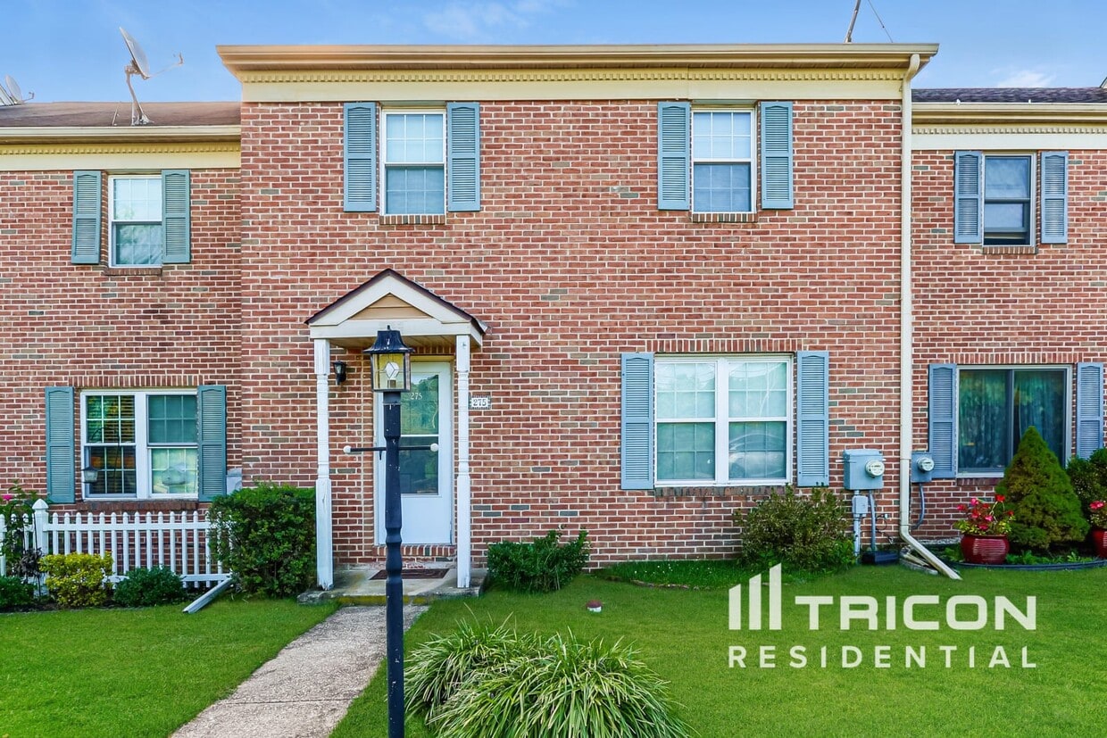 Primary Photo - 275 Zieglerville Rd