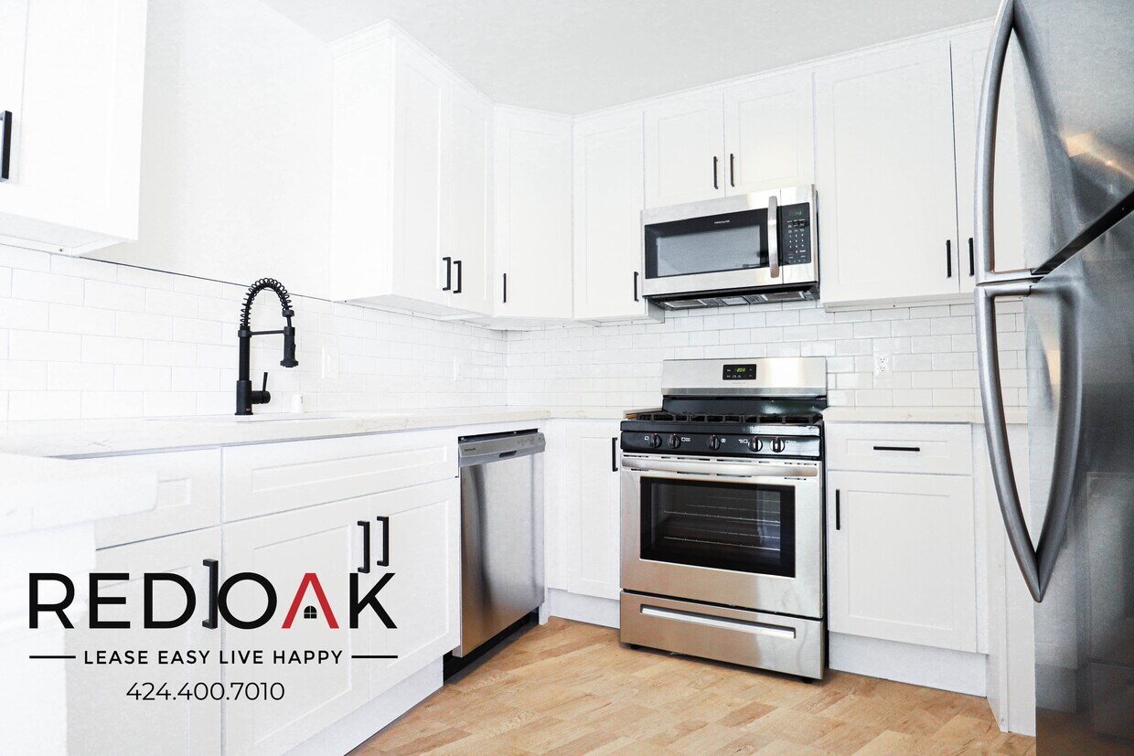 Primary Photo - Wonderful Bright and Sunny Completely Remo...