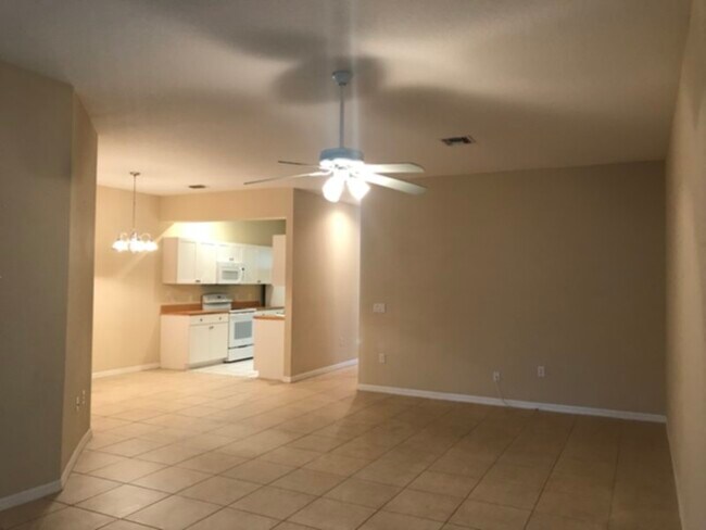 Foto del edificio - 3481 Home Town Ln