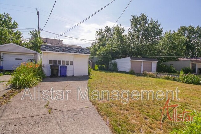 Building Photo - 4661 W 146th St