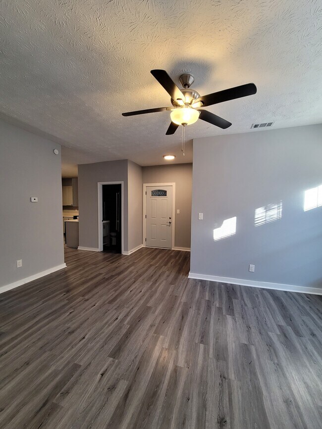 Foto del edificio - 423 Boulevard NE