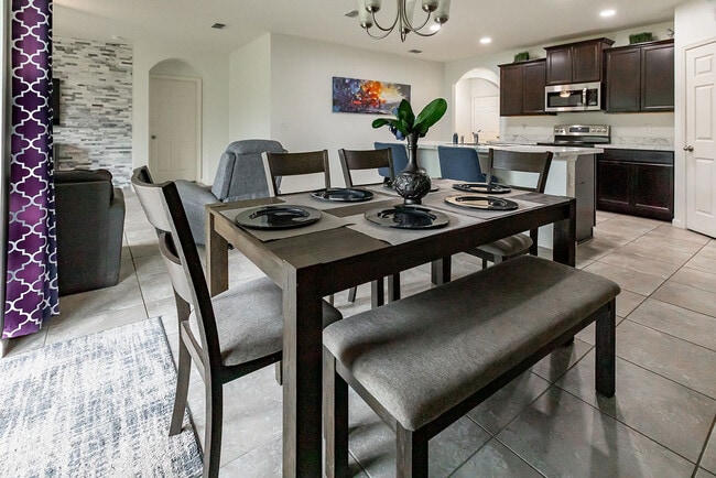 Building Photo - 1219 SW Patricia Ave