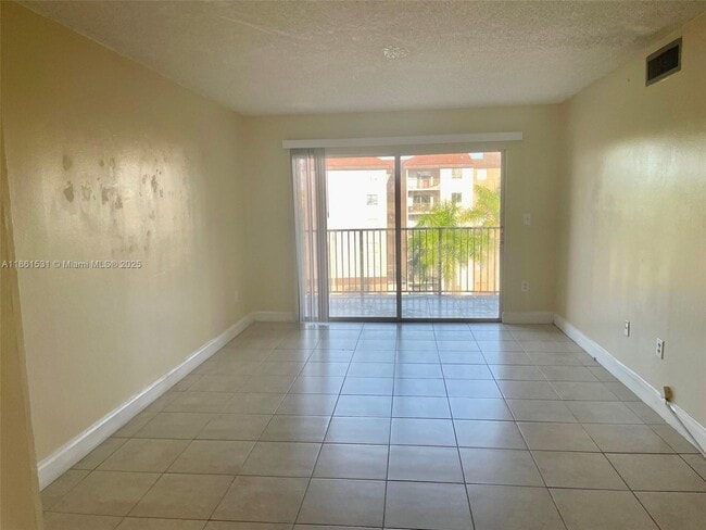 Foto del edificio - 15221 SW 80th St