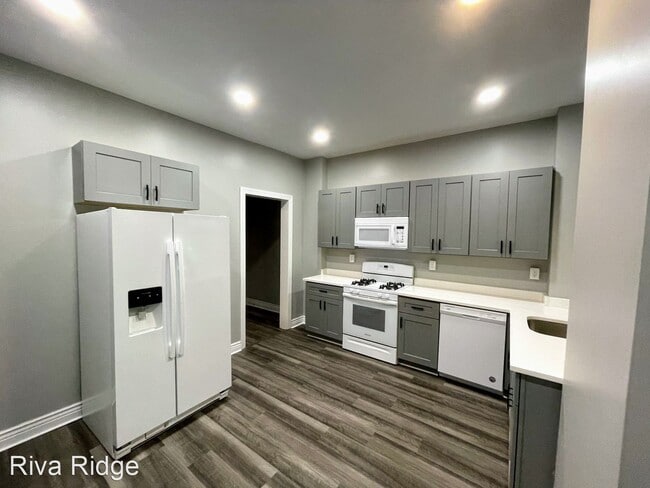 Building Photo - 3 br, 1 bath House - 3343 Parkview Avenue