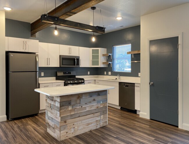 Kitchen - 1640 E 3300 S