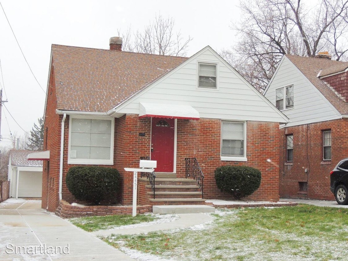 Primary Photo - 24451 Hawthorne Dr
