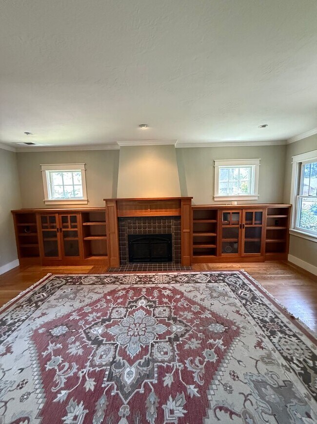 Foto del edificio - 2 Bedroom 1 Bathroom Updated Single Family...