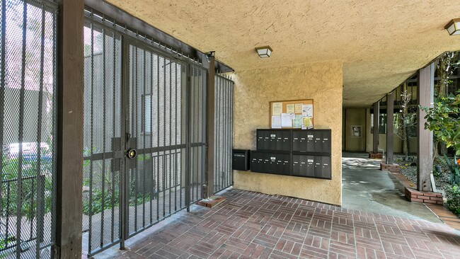 Foto del edificio - 13214 Moorpark St