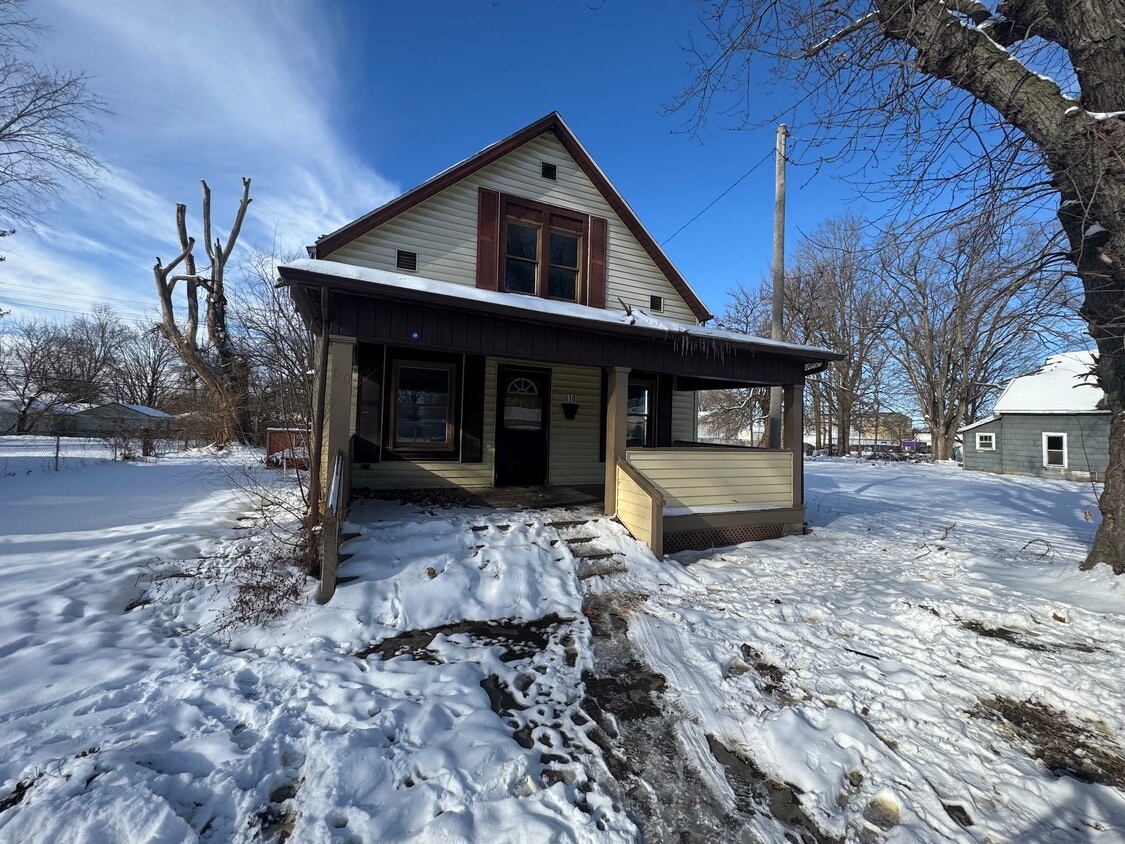 Primary Photo - 610 Plum St