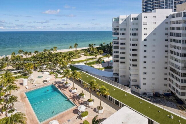 Foto del edificio - 10275 Collins Ave