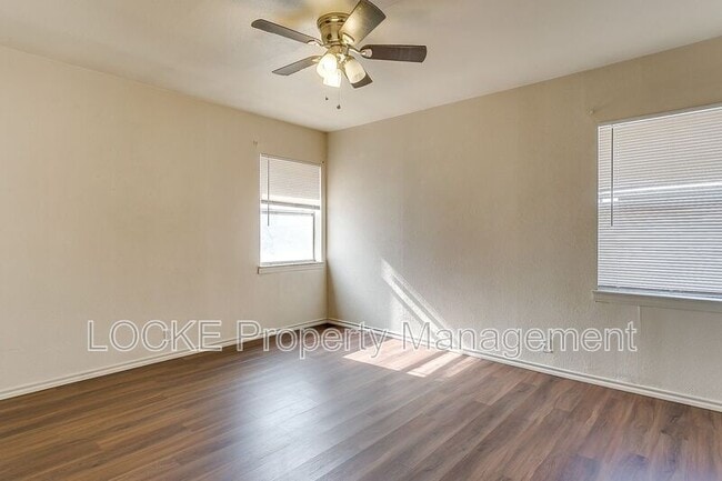 Building Photo - 3421 S University Dr