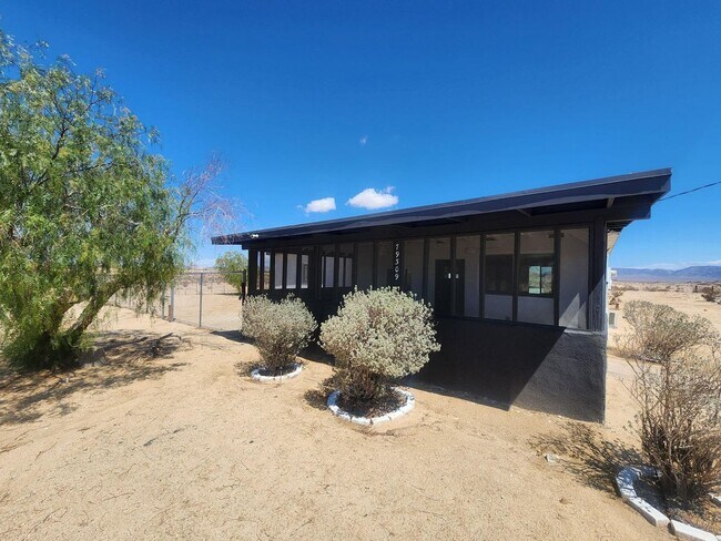 Building Photo - Beautiful Remodeled Home