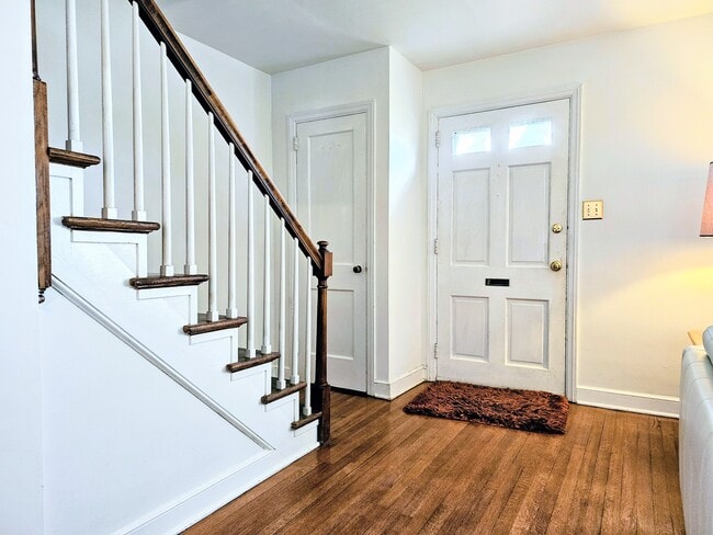 Foto del edificio - 947 Janet Ave