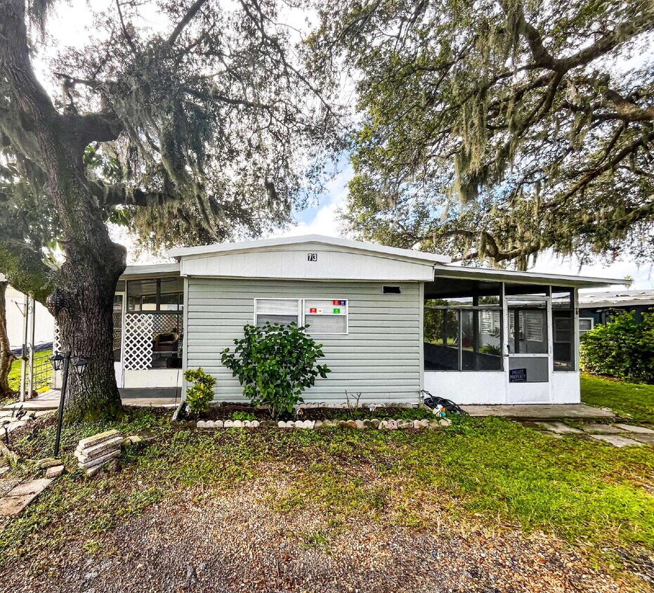 Foto principal - "Cozy 2-Bedroom Retreat in Haines City - P...