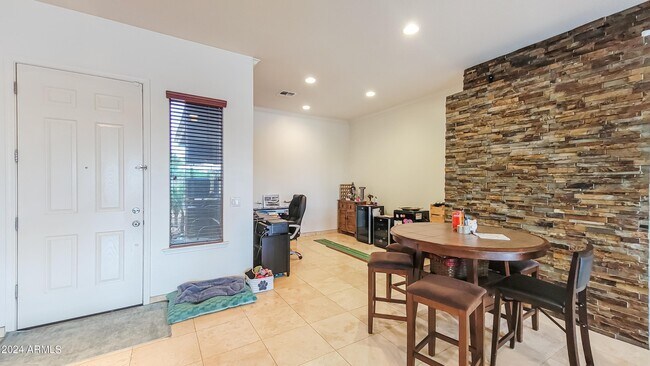 Foto del edificio - 4702 N 151st Dr