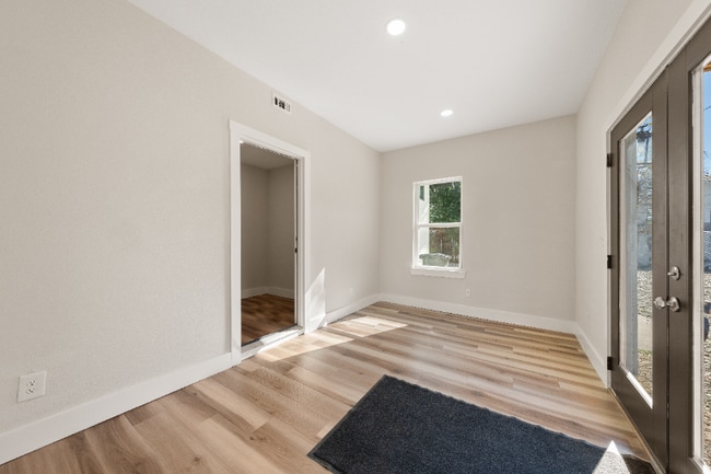 Building Photo - 1620 N 15th St