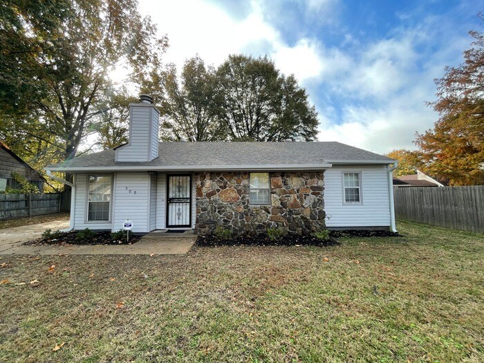 Primary Photo - 509 Meredith Dr, Marion, AR 72364, USA