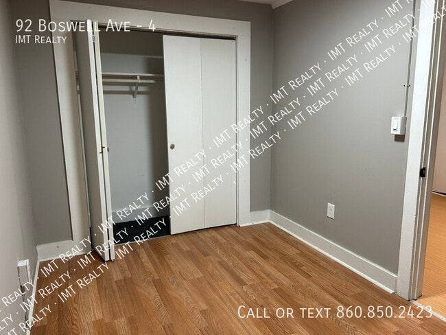 Foto del edificio - 92 Boswell Ave