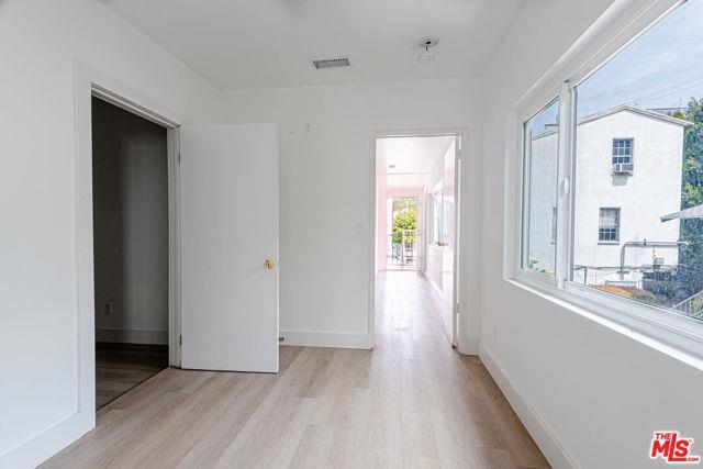 Building Photo - 1040 N Crescent Heights Blvd