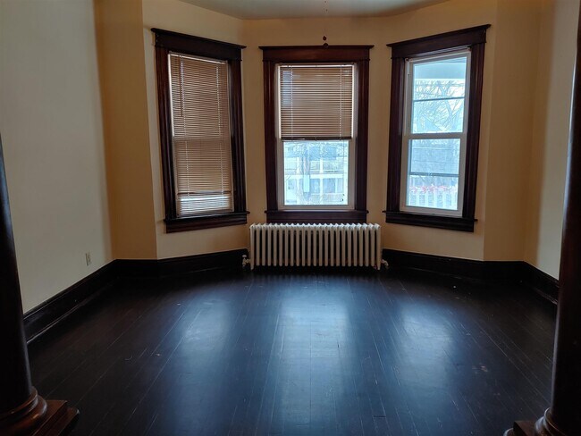 Foto del edificio - 90 Woodlawn Ave