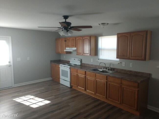 Building Photo - 230 Felicity Cedron Rural Rd
