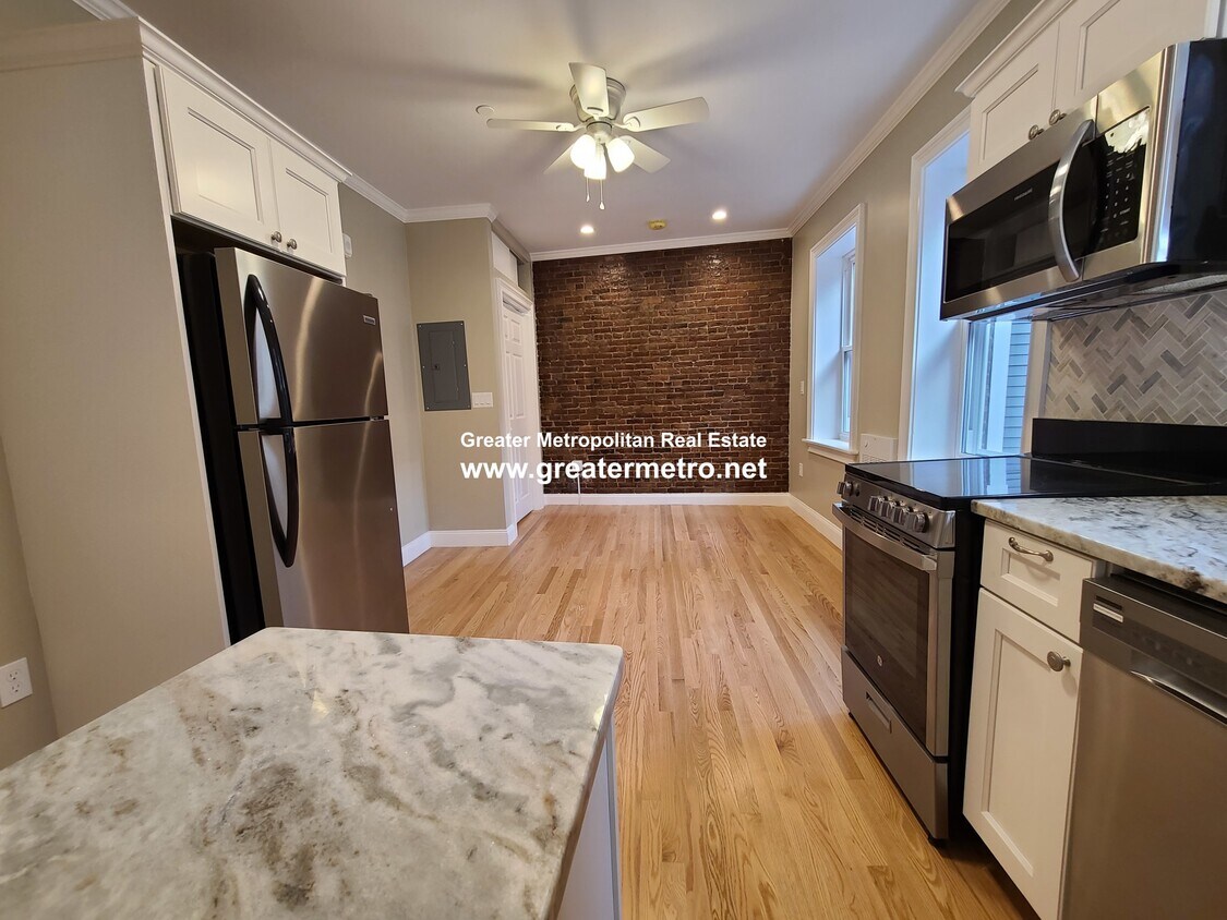 466 Commercial St Unit 5, Boston, MA 02109 Apartments in Boston, MA