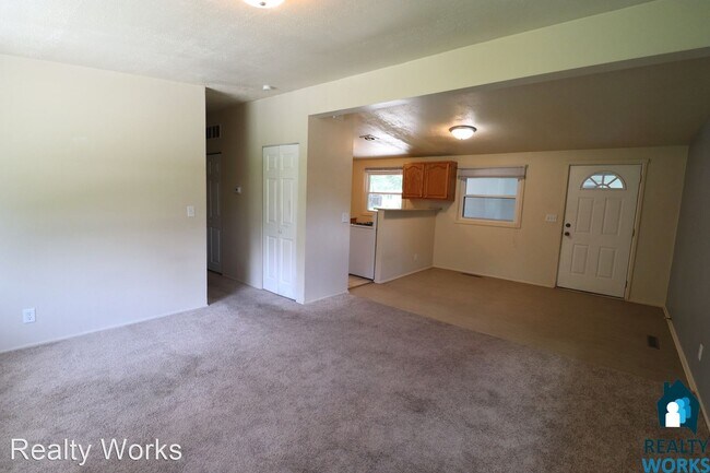 Building Photo - 3 br, 1 bath House - 7019 S Eldora