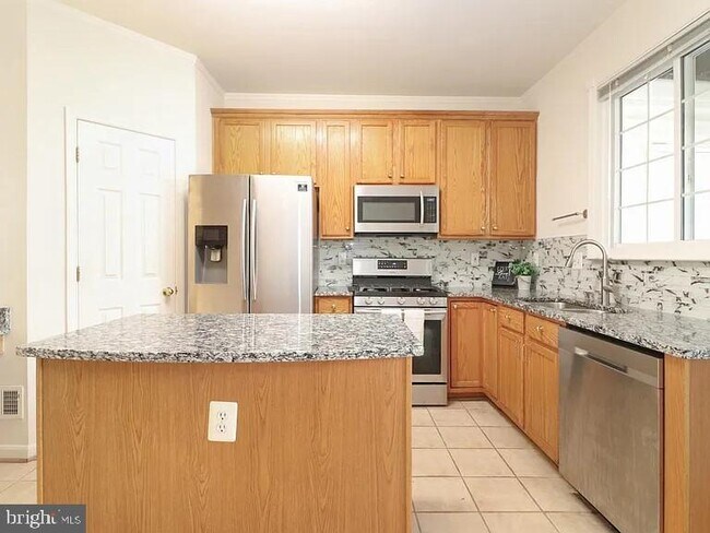 Building Photo - 2423 Corn Crib Ct