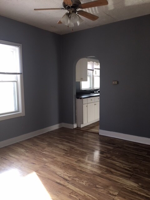 Building Photo - COMING SOON!! Extra Large 3 Bedroom Single...