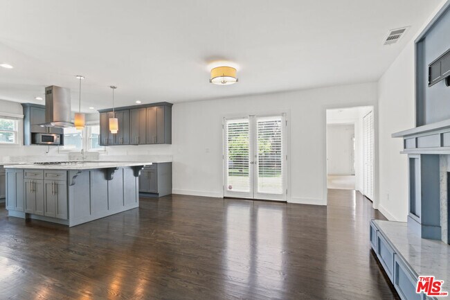 Foto del edificio - 4853 Calhoun Ave