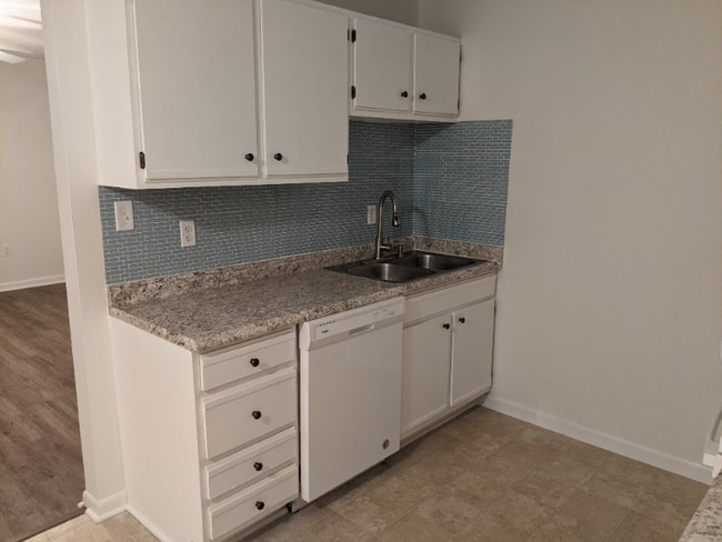 Building Photo - 3309 Bridges St