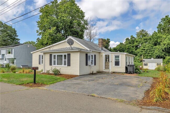 Foto del edificio - 98 Turnor Ave