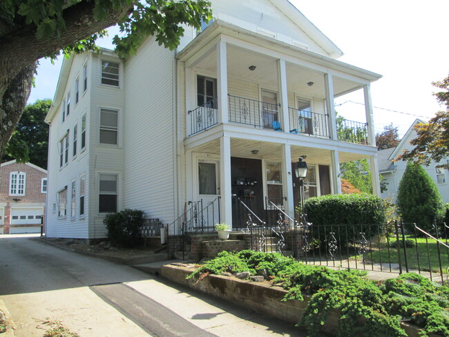 Building Photo - 179 Valley St