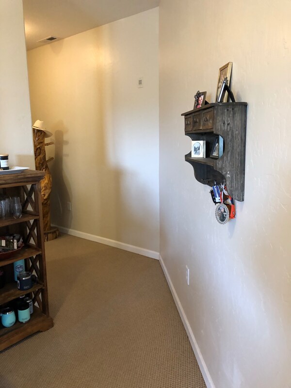 Foto del edificio - 2701 Midland Ave