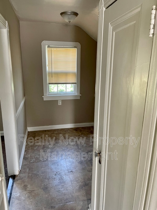 Building Photo - 3553 Normandy Rd