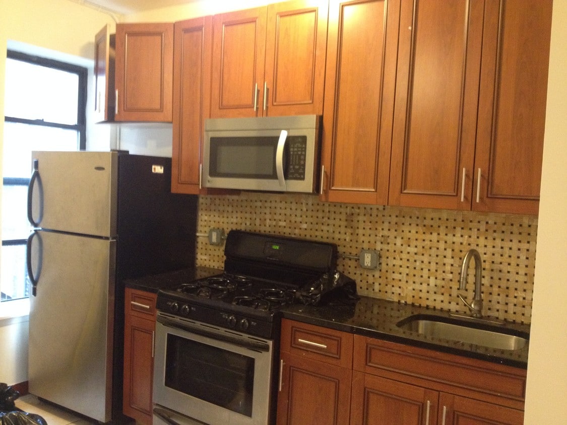 Primary Photo - 329 3rd Ave