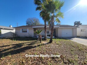 Building Photo - 5912 Della Dr