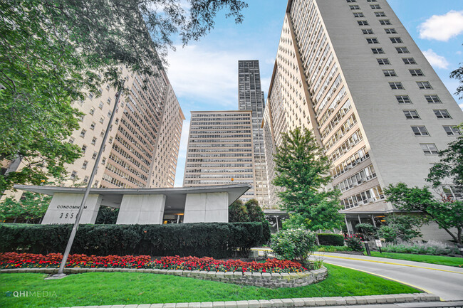 Foto del edificio - 3950 N Lake Shore Dr