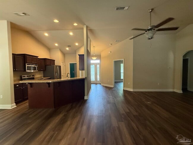Building Photo - 4180 Hazelhurst Dr