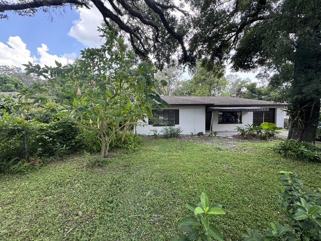 Building Photo - 804 W Linebaugh Ave
