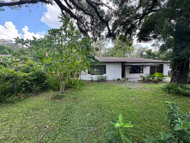 Foto del edificio - 804 W Linebaugh Ave