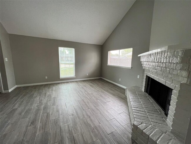 Building Photo - 11710 Stone Bridge Dr