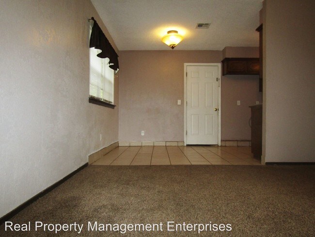 Building Photo - 3 br, 1.5 bath House - 7529 S Embassy Terrace