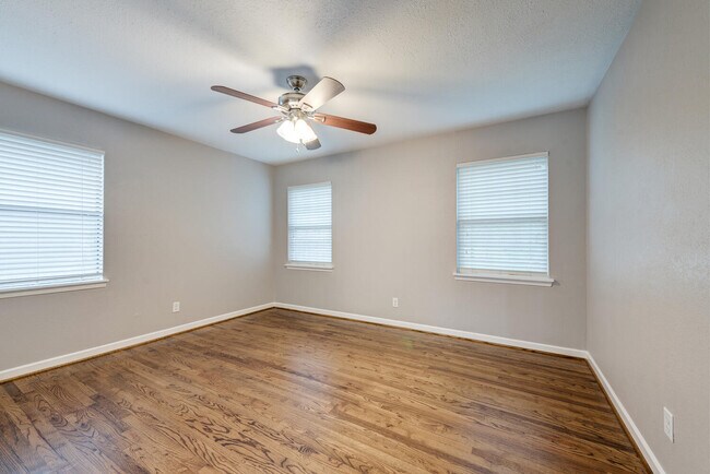 Master - 6708 Manor Dr