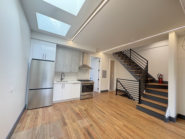 Building Photo - 604 Palisade Ave