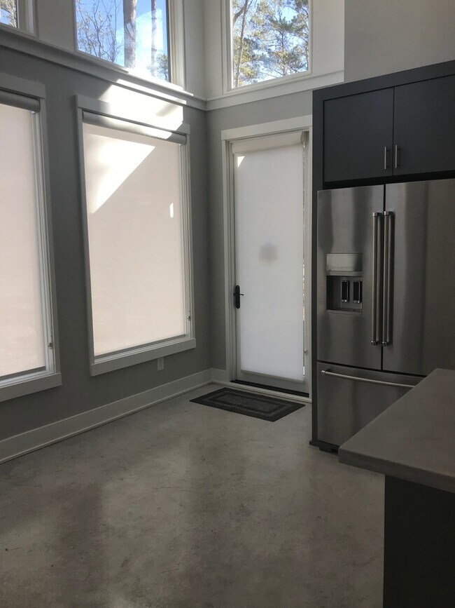 Building Photo - Custom Architectual Home