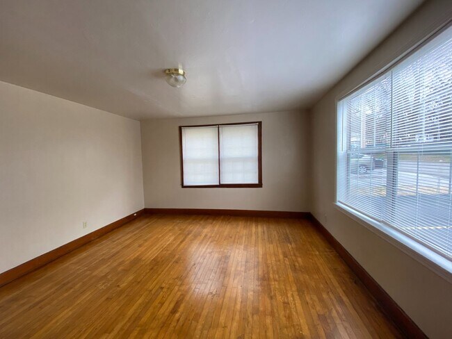 Foto del edificio - 1 Bedroom 1 Bath Apt