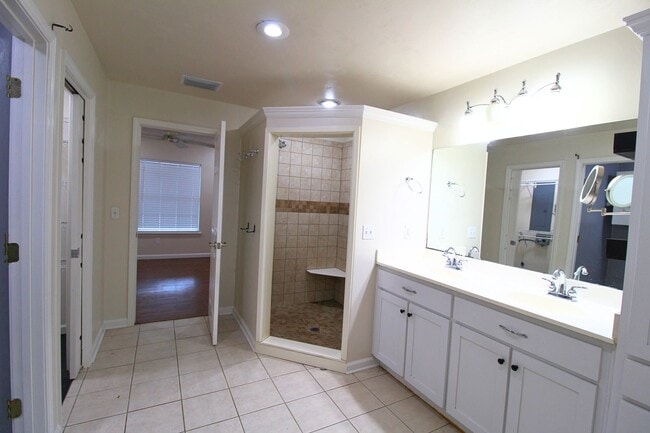 Foto del edificio - Spacious 3BR/2BA on 1 Acre – Fully Fenced