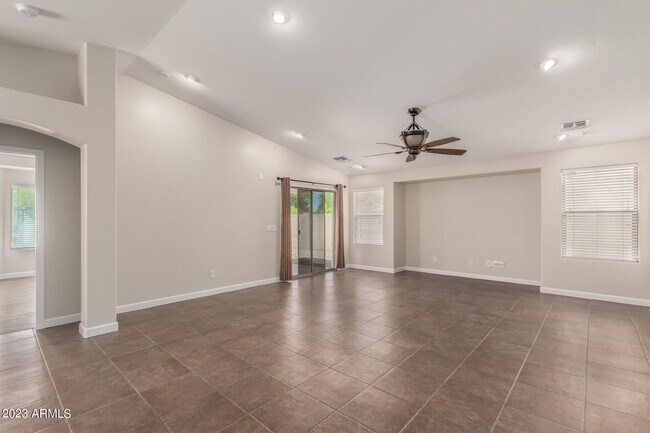 Foto del edificio - 3927 E Blue Sage Rd