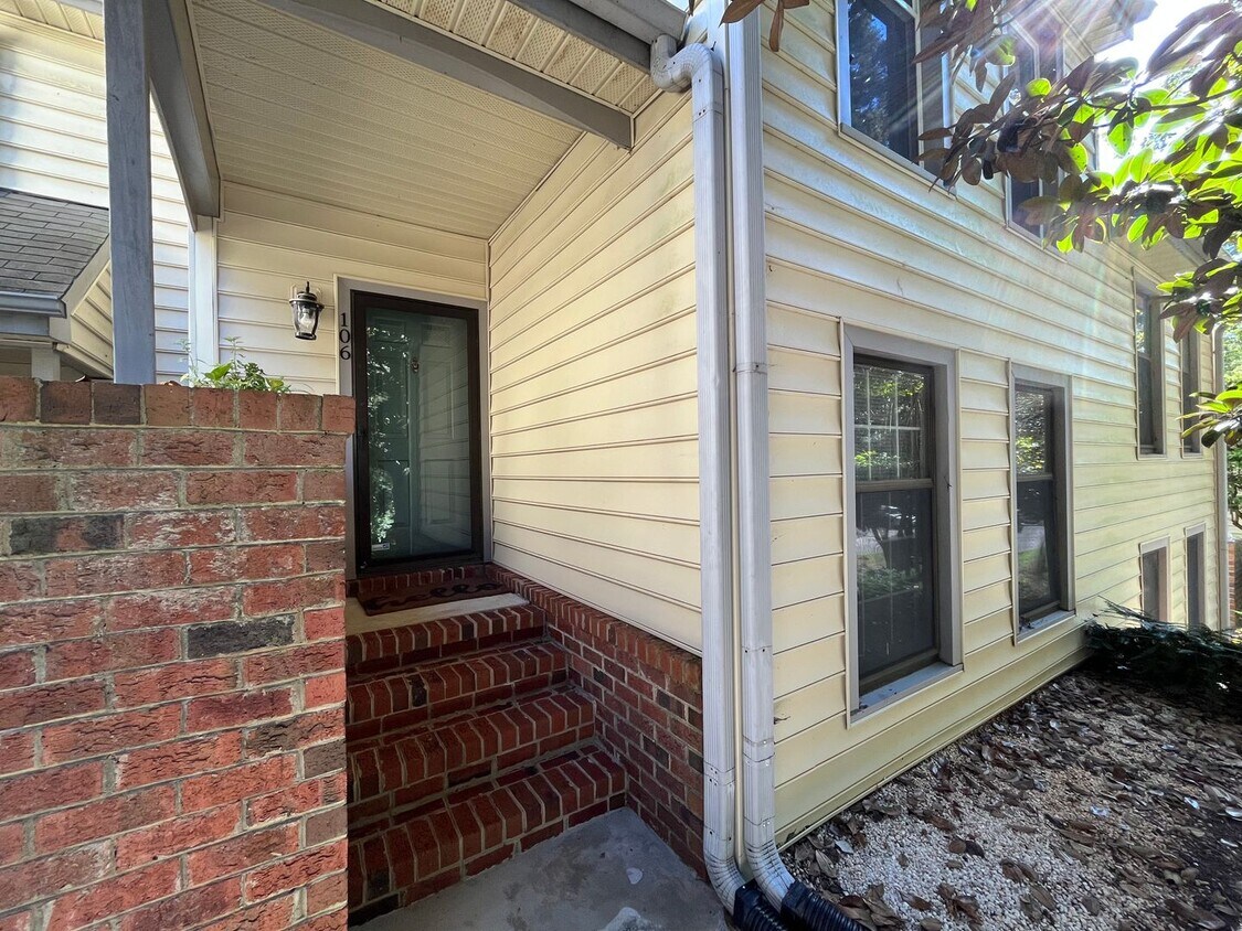 Primary Photo - Fantastic 2BD, 2BA Raleigh Condo in a Wond...